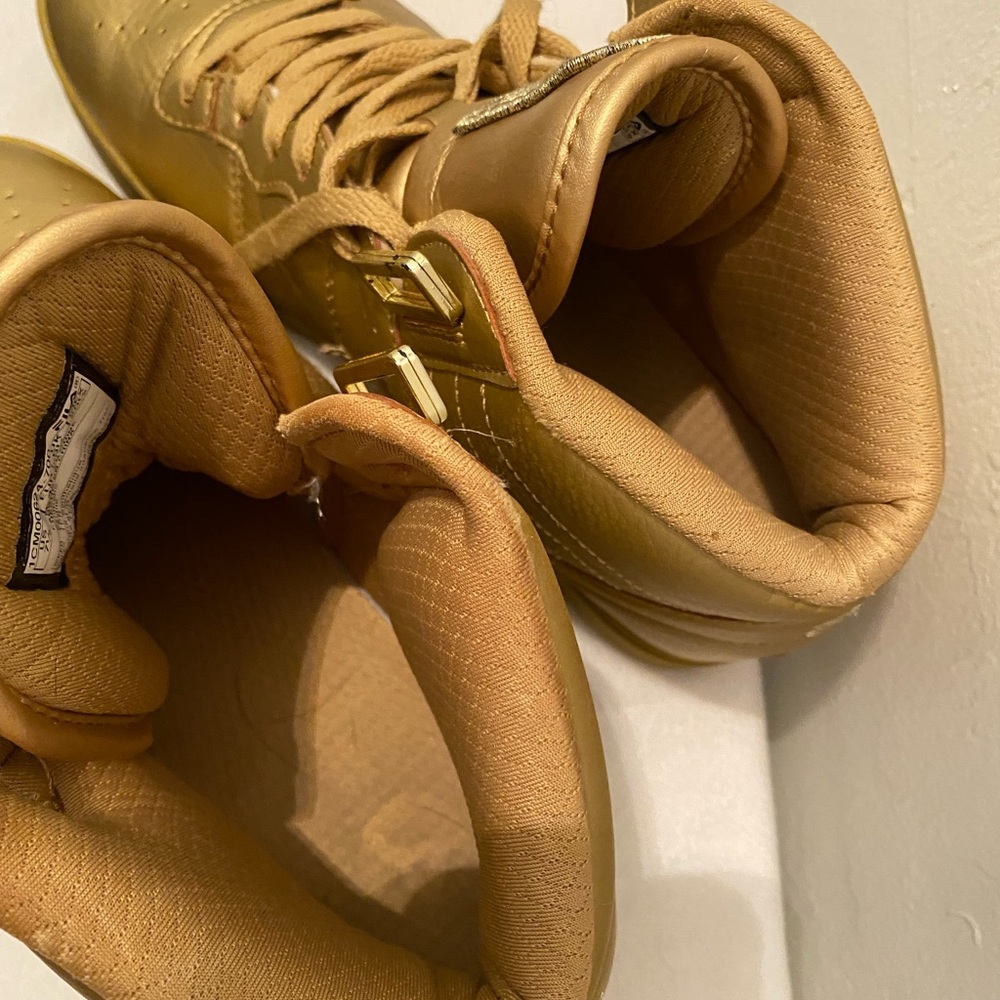 Unisex gold high top Fila sneakers - Picture 10 of 11